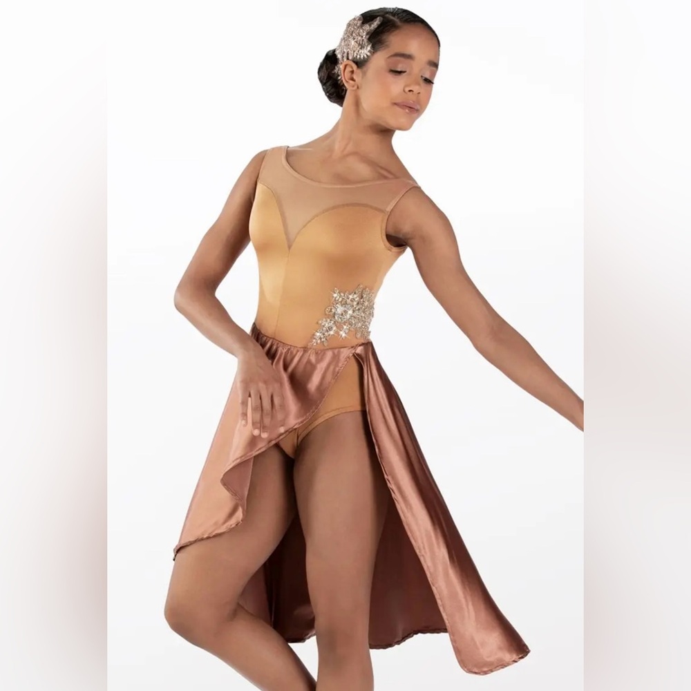 Weissman lyrical costume